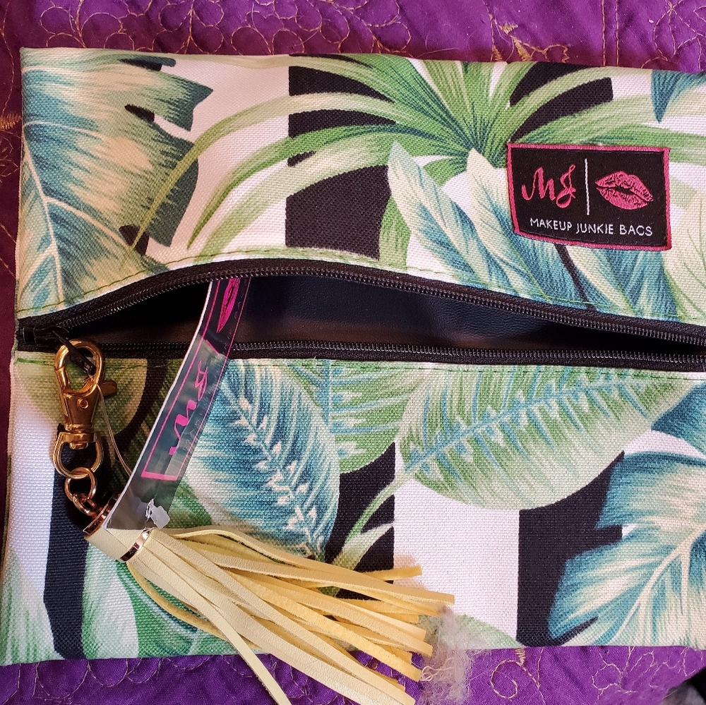 MAKEUP JUNKIE bag- Small